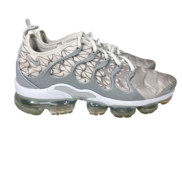 Nike Air VaporMax Plus Sneakers Silver White Patterns SZ 7.5 Men’s SZ 9 Women’s - Picture 13 of 13